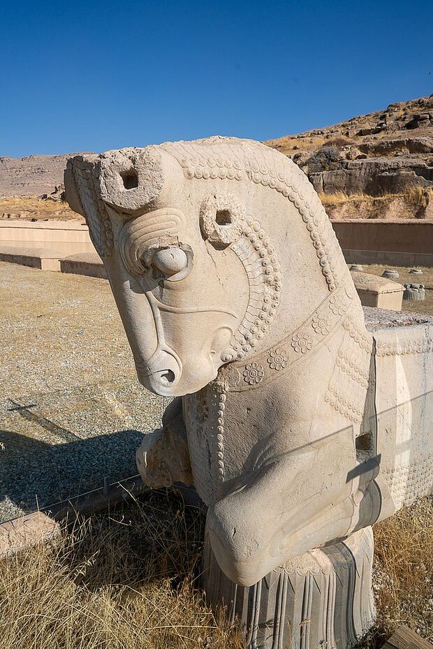 Bull head of the unfinished gate